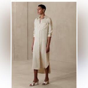 Banana Republic Satin Maxi Light Tan Collared Shirt Dress Size Small